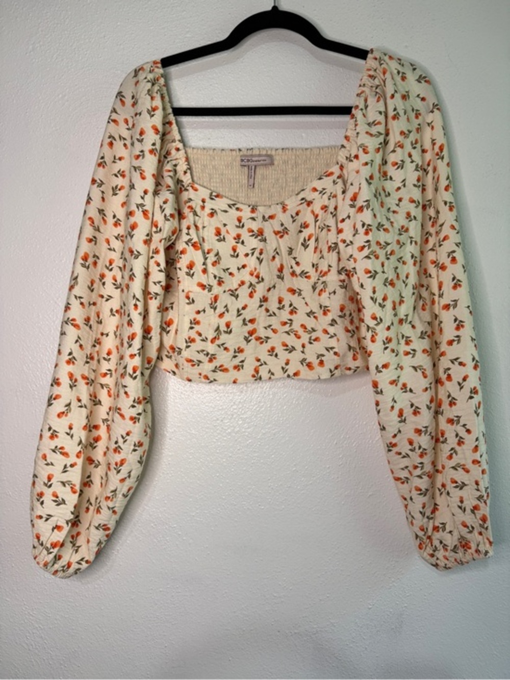 BCBGeneration Cream, Orange, Green Floral Puff-Sleeve Smocked Crop Top. Sz M.